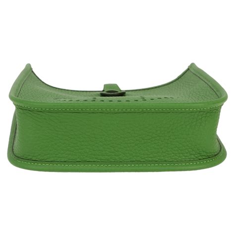 sac hermes vert cuir bandouliere replique|Sac bandoulière en cuir evelyne Hermès Vert en Cuir .